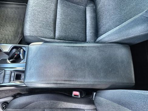 Used 2025 Toyota Camry LE image 29