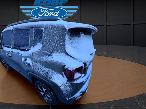 Used 2021 Jeep Renegade Trailhawk w/ Luxury Group III image 9