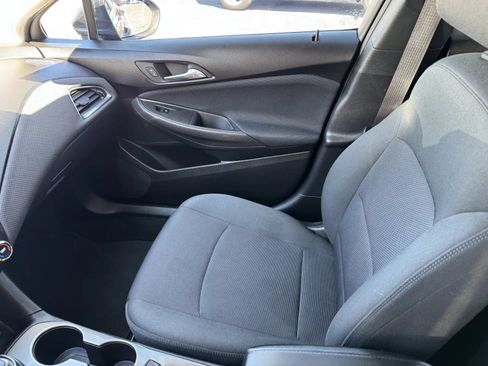 Used 2017 Chevrolet Cruze LT FWD image 21