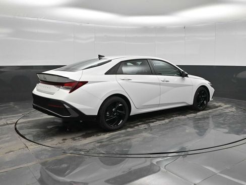New 2026 Hyundai Elantra SEL Sport FWD image 8