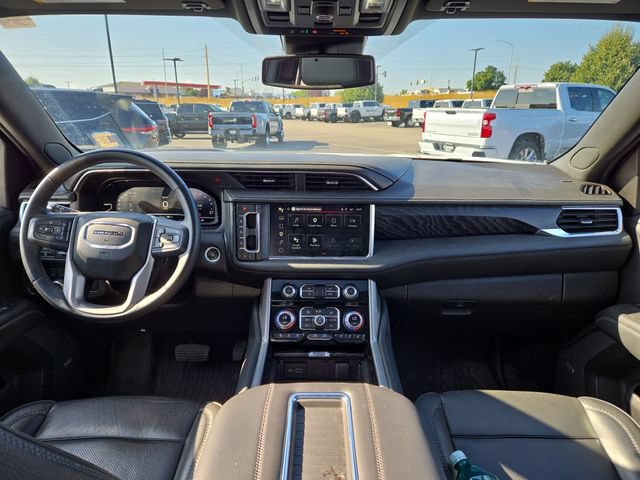 Used 2023 GMC Yukon XL Denali AWD/4WD image 3