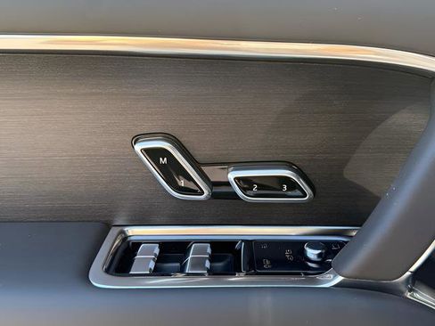 New 2025 Land Rover Range Rover Long Wheelbase SE image 20