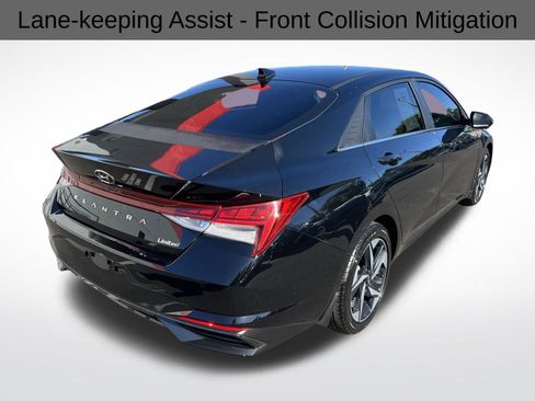 Used 2023 Hyundai Elantra Limited image 9