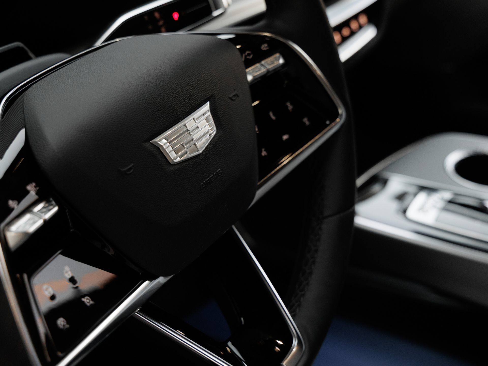 Used 2025 Cadillac Lyriq Sport AWD/4WD image 23
