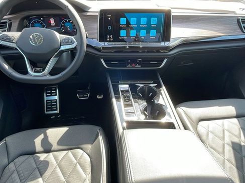 New 2025 Volkswagen Atlas SEL Premium R-Line AWD/4WD image 18