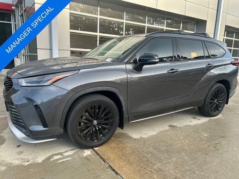 Used 2023 Toyota Highlander XSE FWD image 8