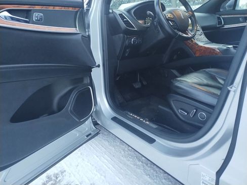 Used 2016 Lincoln MKX Select w/ Select Plus Package image 3