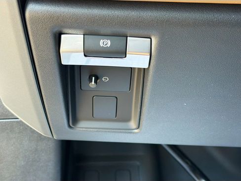 New 2026 Land Rover Defender 110 S image 34