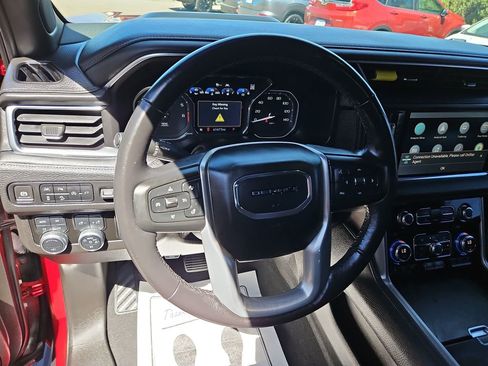 Used 2021 GMC Yukon Denali w/ Denali Ultimate Package AWD/4WD image 13