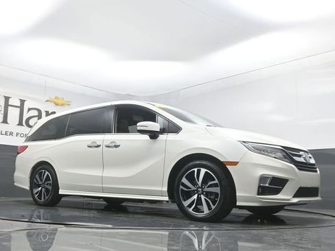 Used 2019 Honda Odyssey Elite image 2