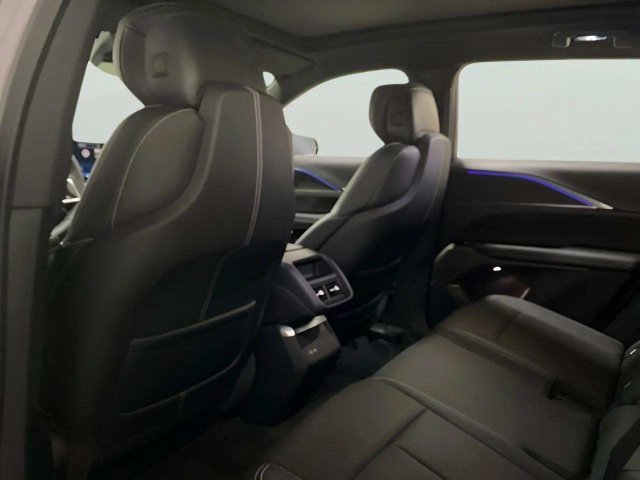Used 2024 Cadillac Lyriq Sport RWD image 19
