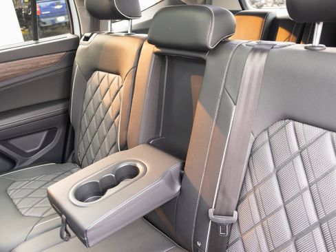 Used 2024 Volkswagen Atlas SEL Premium R-Line image 19