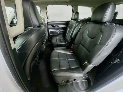 Certified 2023 Kia Telluride EX w/ EX Captain's Chair Package AWD/4WD image 34