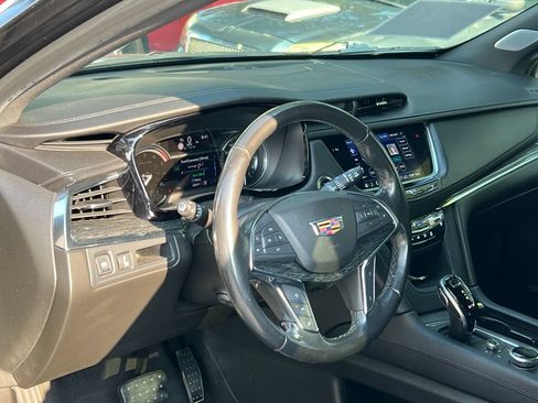 Used 2020 Cadillac XT5 Premium Luxury AWD/4WD image 4