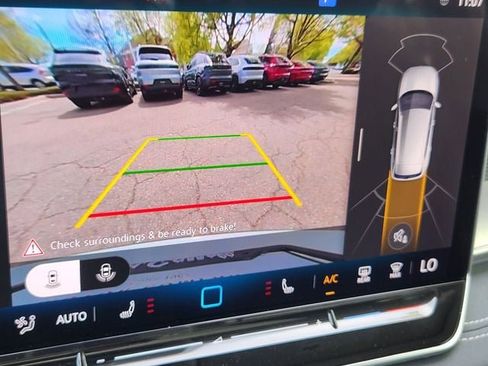 New 2026 Volkswagen Tiguan SE image 16