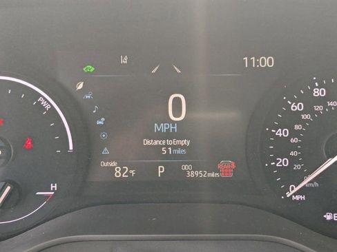 Used 2025 Toyota Sienna XLE w/ XLE Plus Package FWD image 28