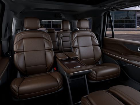 New 2027 Lincoln Navigator Reserve AWD/4WD image 11