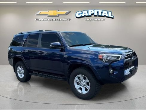 Used 2021 Toyota 4Runner SR5 Premium w/ Moonroof Package AWD/4WD image 7