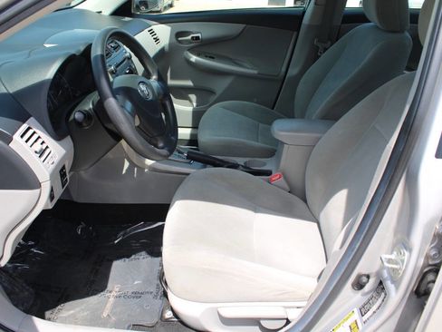 Used 2011 Toyota Corolla LE FWD image 12