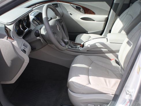 Used 2011 Buick LaCrosse CXL image 6