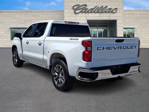 Used 2022 Chevrolet Silverado 1500 LT AWD/4WD image 5