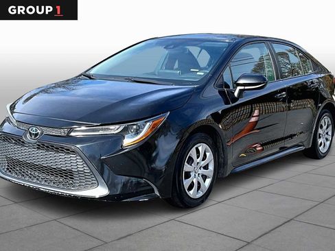 Used 2021 Toyota Corolla LE image 1