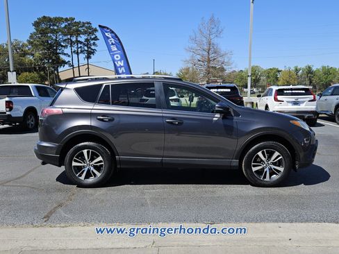 Used 2017 Toyota RAV4 XLE image 6