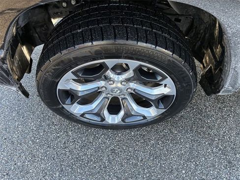 Used 2022 RAM 1500 Limited image 11