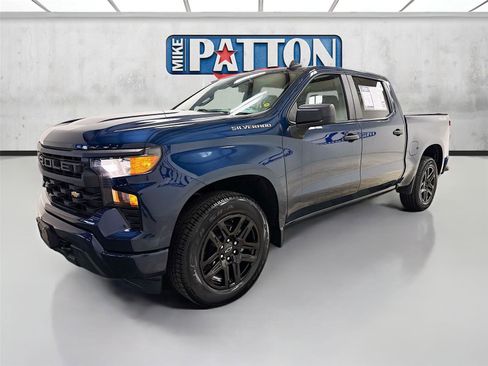 Used 2022 Chevrolet Silverado 1500 Custom image 3