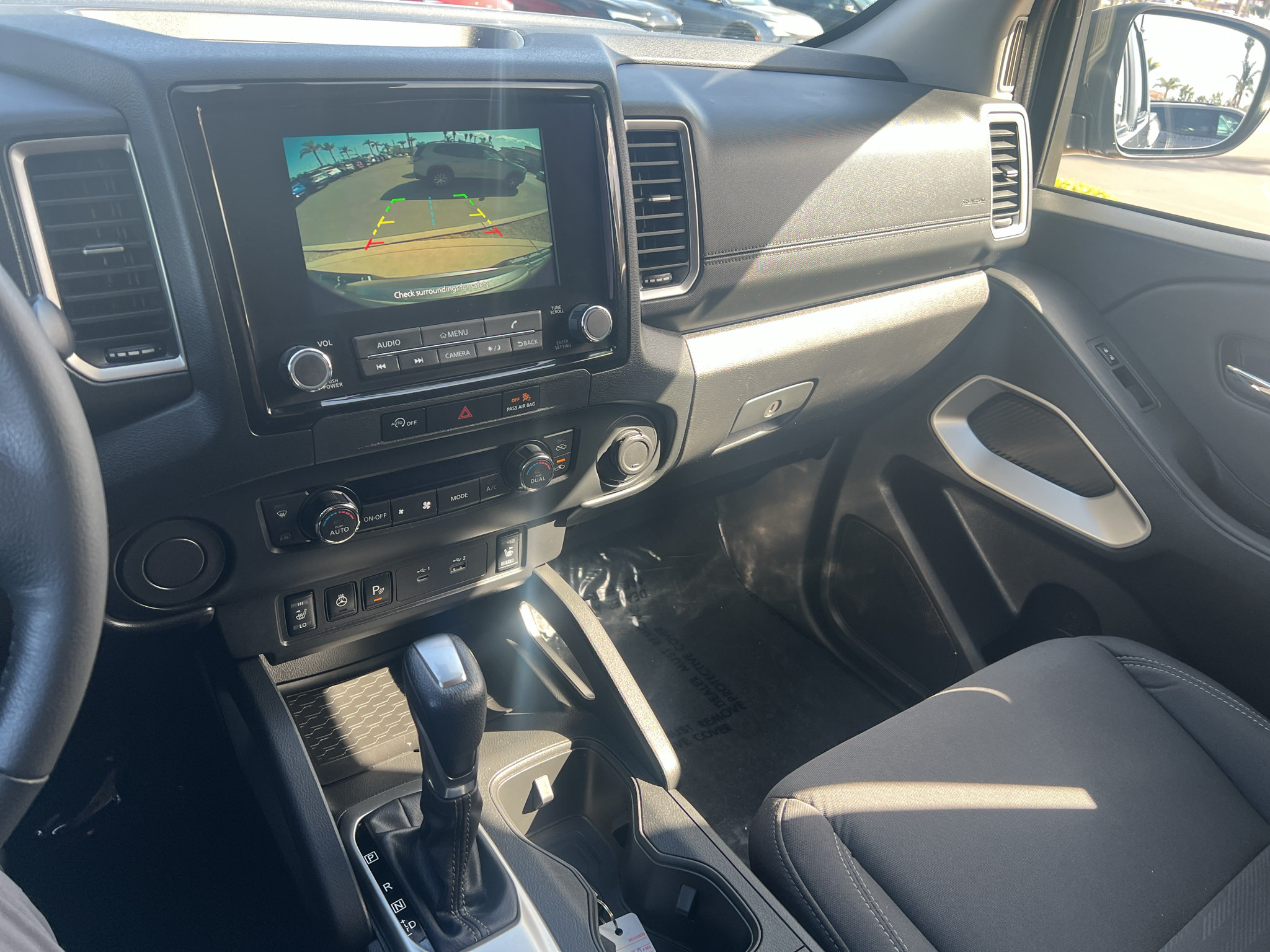 Used 2024 Nissan Frontier SV w/ SV Convenience Package RWD image 12