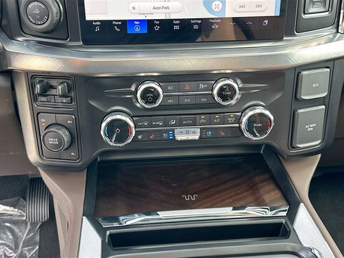 New 2026 Ford F350 4x4 Crew Cab DRW Super Duty image 11