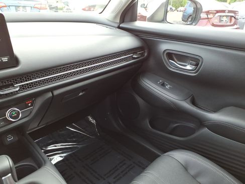 Certified 2024 Honda HR-V EX-L image 24