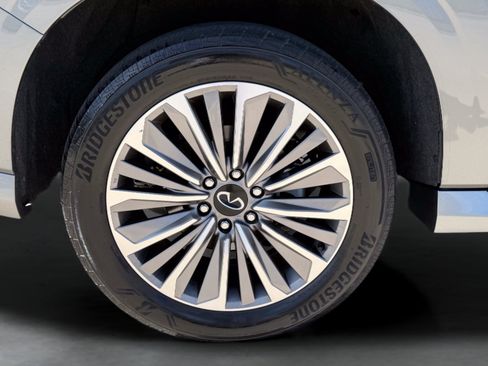 Used 2025 INFINITI QX80 Sensory AWD/4WD image 8