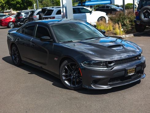 Used 2023 Dodge Charger Scat Pack w/ Plus Group RWD image 2