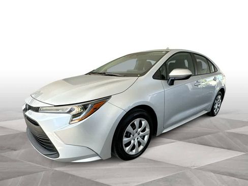 Used 2024 Toyota Corolla LE FWD image 4