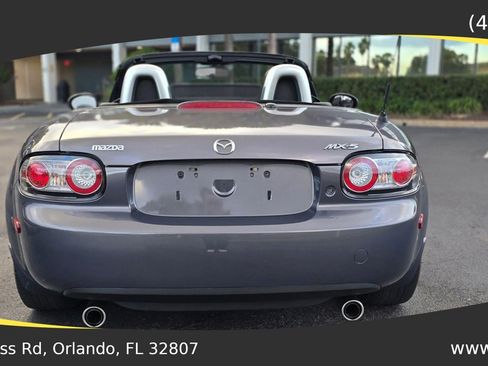 Used 2006 MAZDA MX-5 Miata Grand Touring w/ Premium Pkg image 3