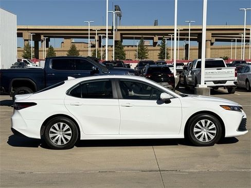 Used 2024 Toyota Camry LE image 3