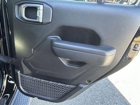 Used 2024 Jeep Gladiator Sport image 24