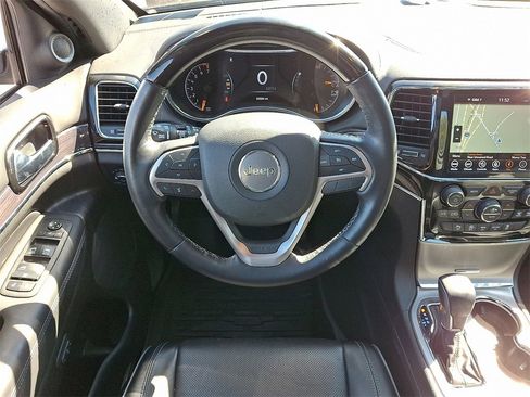 Used 2021 Jeep Grand Cherokee Overland image 2