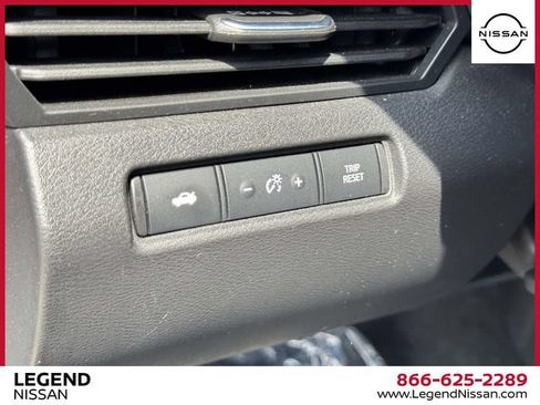 Used 2024 Nissan Altima 2.5 SV FWD image 17