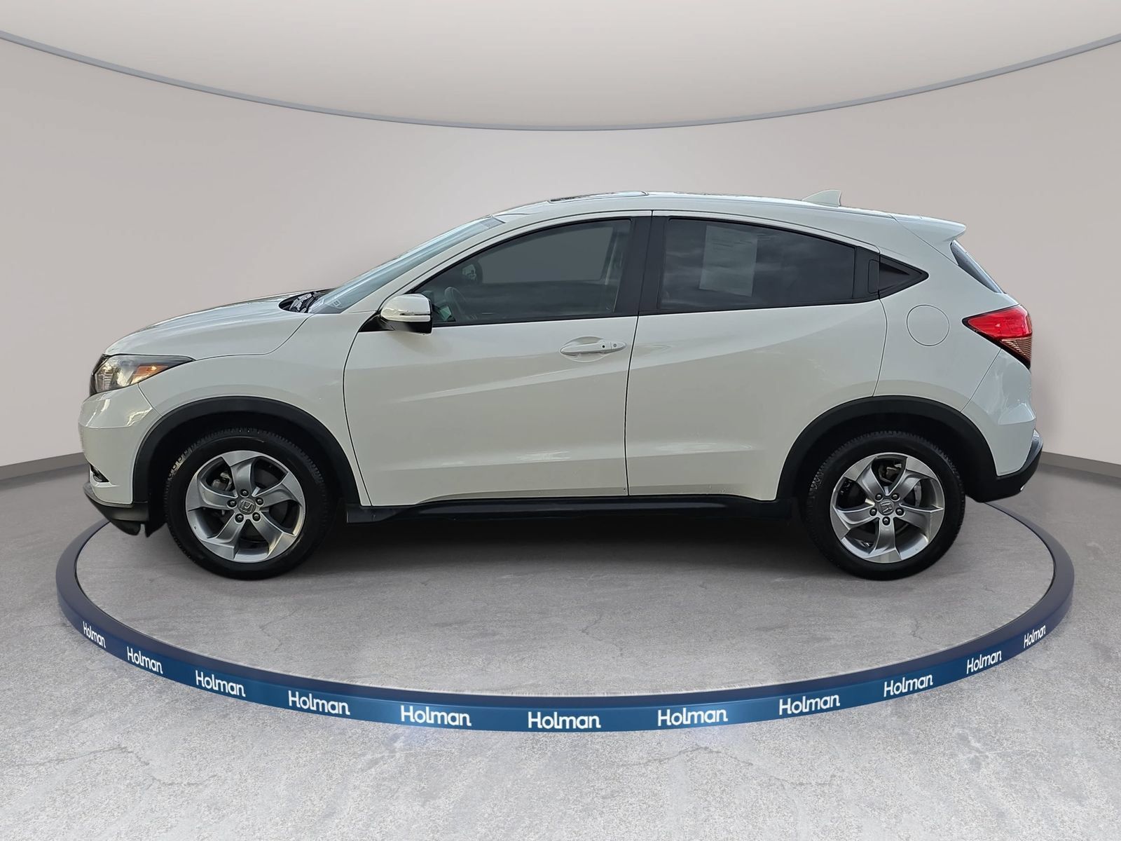 Used 2017 Honda HR-V EX image 9