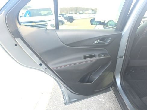 Used 2023 Chevrolet Equinox RS image 25
