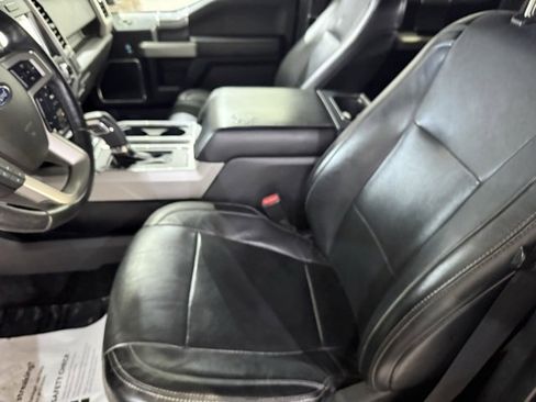 Used 2017 Ford F150 Lariat image 22