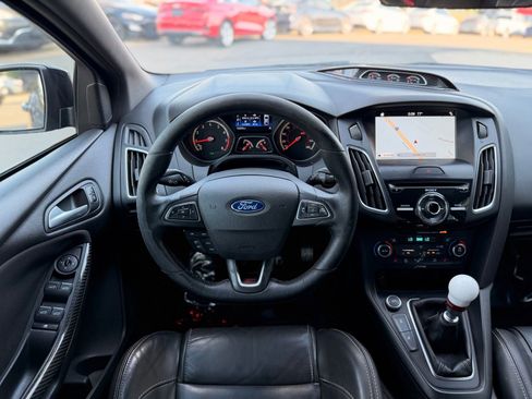 Used 2016 Ford Focus ST w/ Equipment Group 402A FWD image 34