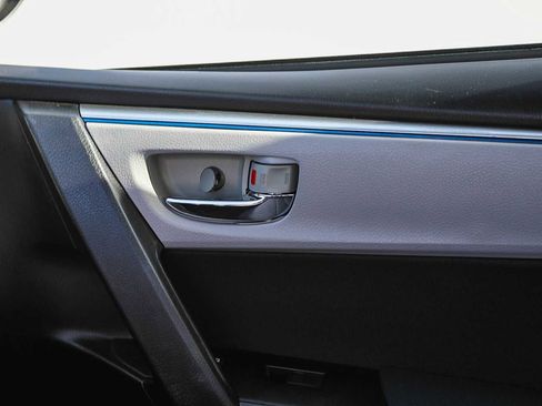 Used 2014 Toyota Corolla LE image 21