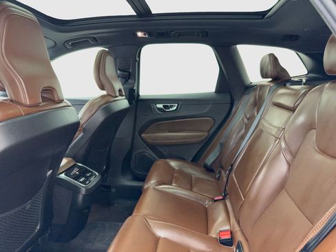 Used 2021 Volvo XC60 T5 Inscription w/ Protection Package image 37