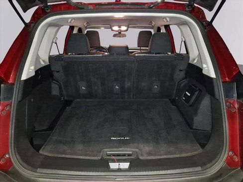 Used 2021 Nissan Rogue SV image 9