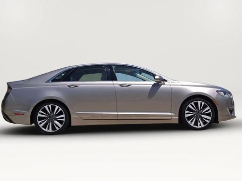 Used 2018 Lincoln MKZ Reserve FWD image 3