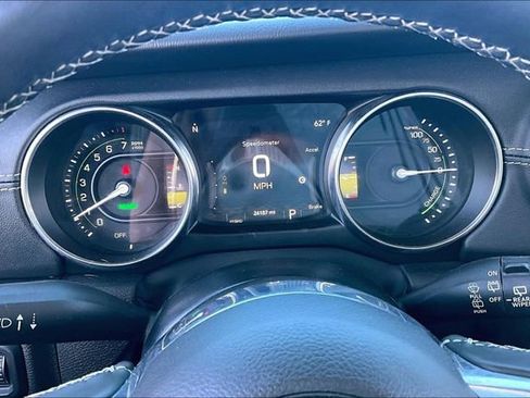 Used 2022 Jeep Wrangler Unlimited Sahara w/ Cold Weather Group image 20