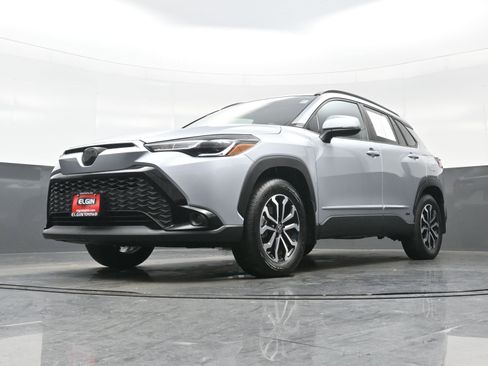 Used 2023 Toyota Corolla Cross SE image 26